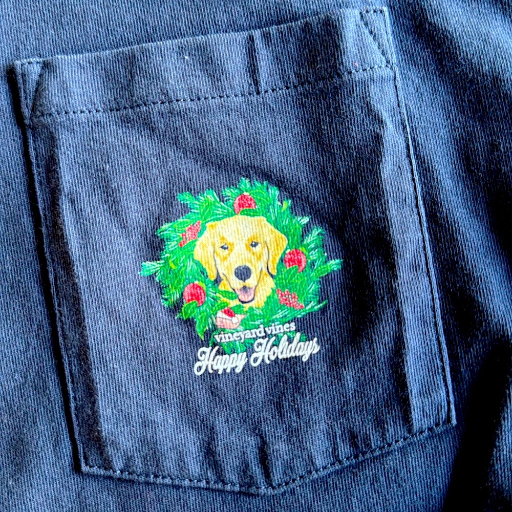 Vineyard Vines “Happy Holidays” golden retriever long sleeve shirt. Youth XL